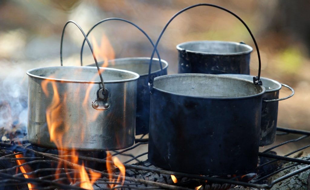 Campfire Cooking Pots ক্যাম্পফায়ার রান্নার পাত্র