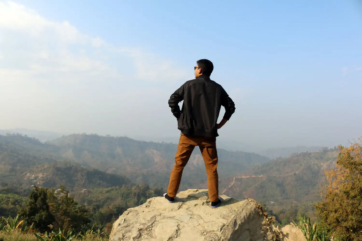 কেওক্রাডং চূড়ায় ট্রেকার